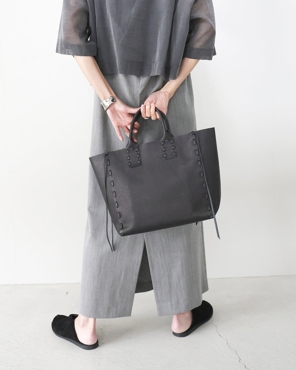 SAKU TOTE – POMTATA | ポンタタ Official Online Store