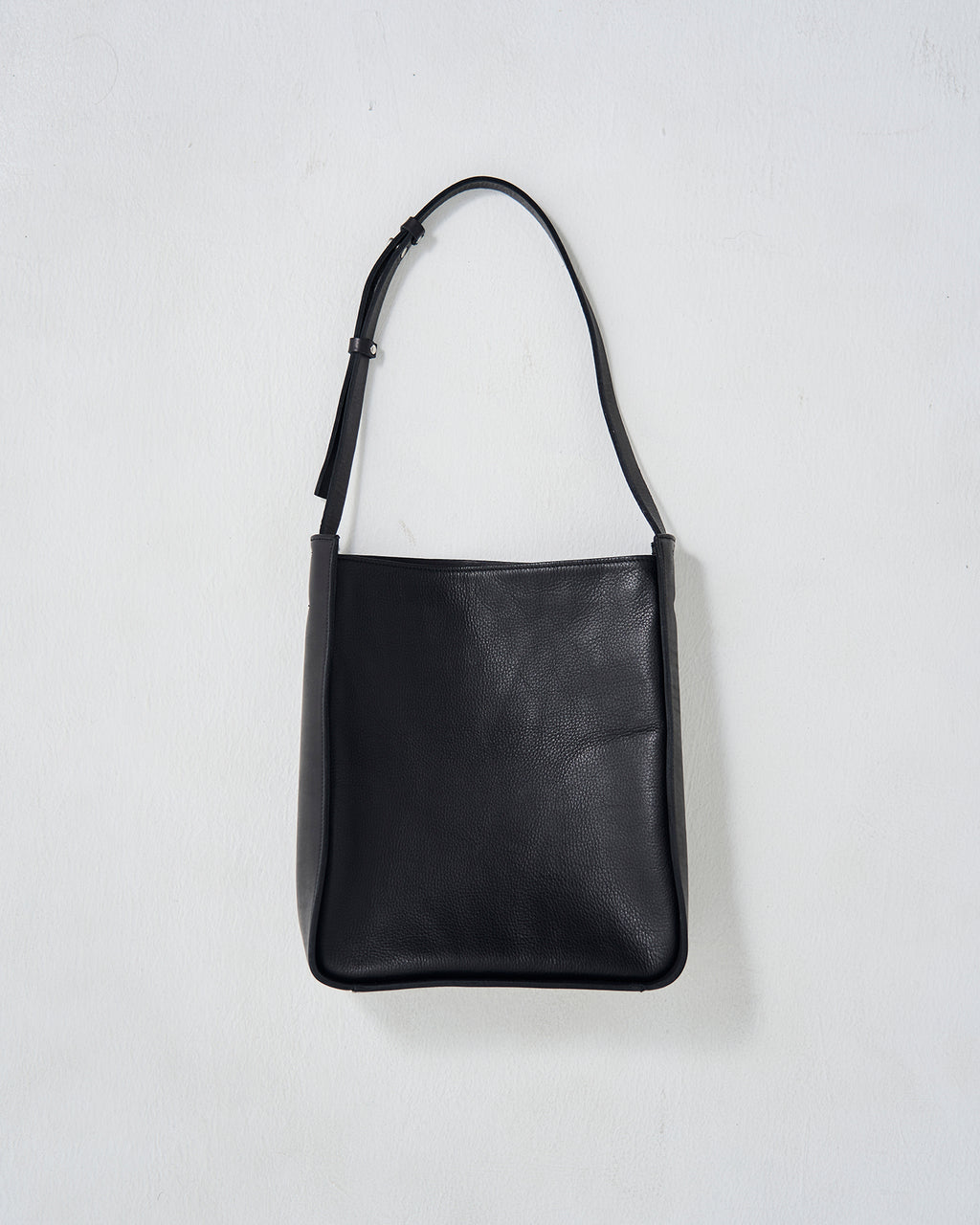 OWEN LEATHER TOTE – POMTATA | ポンタタ Official Online Store
