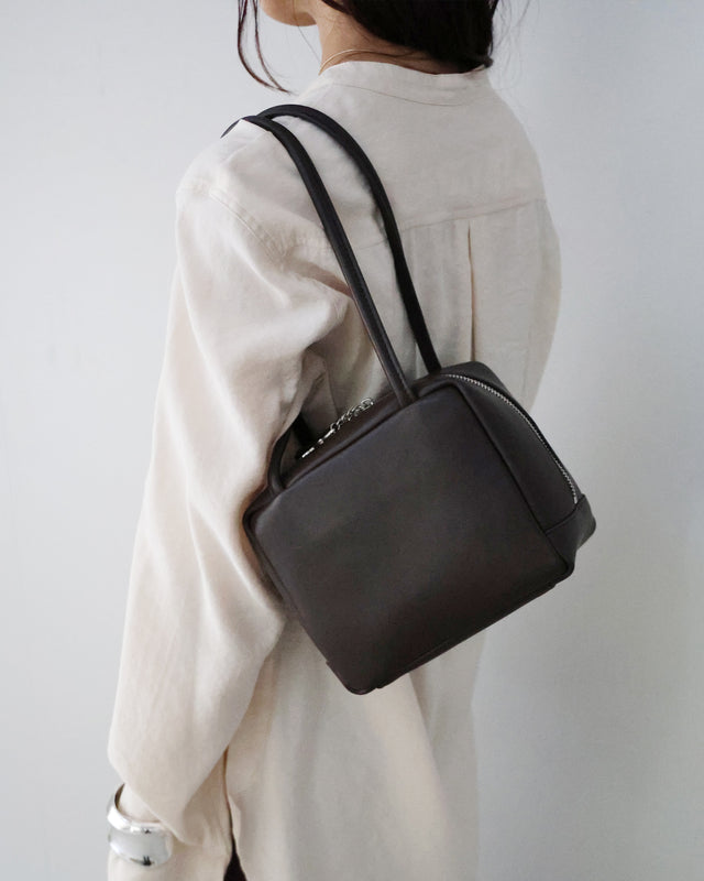 ARC POUCH BOSTON BAG